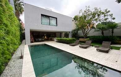 Imagem: A casa à venda possui 5 Dormitórios, 5 Banheiros, 5 Vagas