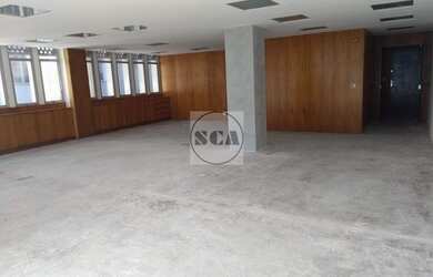 Imagem: O depósito possui 2 Vagas na garagem e 150m² de Área e está