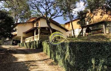 Imagem: A casa em condomínio possui 3 Dormitórios, 4 Banheiros, 2