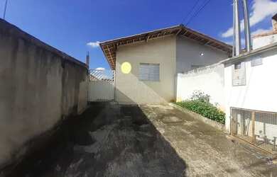 Imagem: A casa em condomínio possui 2 Dormitórios, 1 Banheiro, 2 Vagas