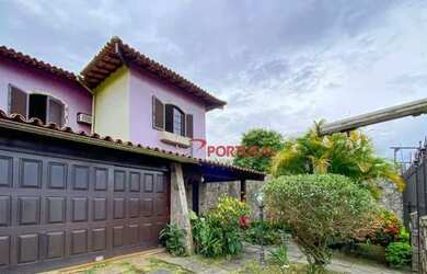 Imagem: A casa possui 5 Dormitórios, 4 Banheiros, 3 Vagas na garagem