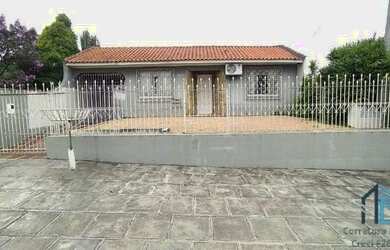 Imagem: A casa possui 5 Dormitórios, 4 Banheiros, 5 Vagas na garagem