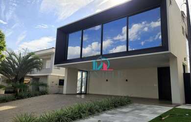 Imagem: A casa em condomínio possui 4 Dormitórios, 5 Banheiros, 5