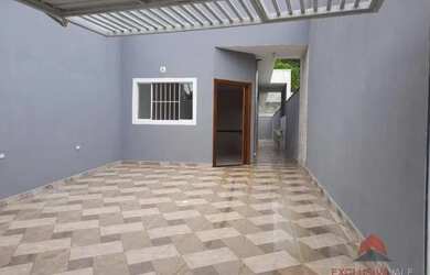 Imagem: A casa possui 2 Dormitórios, 1 Banheiro, 2 Vagas na garagem