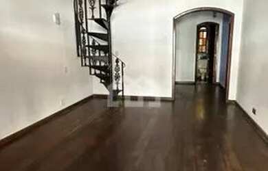 Imagem: O apartamento possui 3 Dormitórios, 1 Banheiro, 1 Vaga na garagem