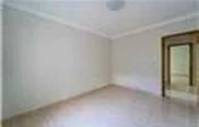 Imagem: A casa possui 3 Dormitórios, 3 Banheiros, 2 Vagas na garagem