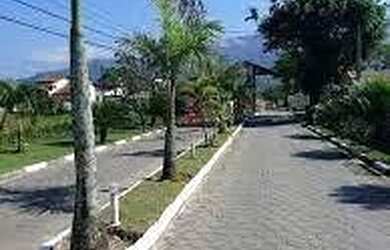 Imagem: A casa possui 2 Dormitórios, 2 Banheiros, 3 Vagas na garagem