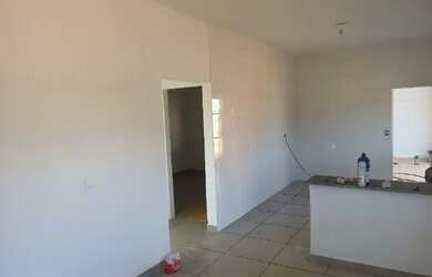 Imagem: A casa possui 2 Dormitórios, 2 Banheiros, 700m² de Área e