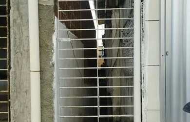 Imagem: A casa possui 2 Dormitórios e 1 Banheiro e está localizado