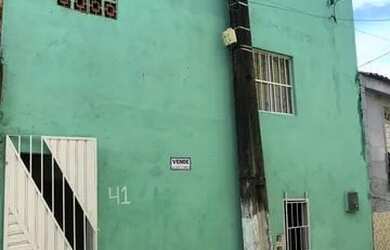 Imagem 2: Três casas a venda