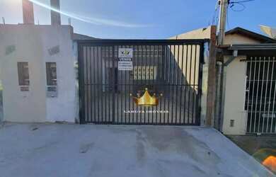 Imagem: A casa possui 2 Dormitórios, 2 Banheiros, 1 Vaga na garagem