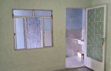 Imagem: A casa possui 2 Dormitórios, 1 Banheiro e está localizado