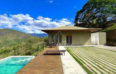 Imagem: A casa em condomínio possui 4 Dormitórios, 5 Banheiros, 5