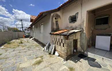 Imagem 2: Casa de esquina à venda no bairro Santa Rosa