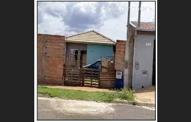 Imagem: A casa possui 1 Dormitório, 1 Banheiro, 235m² de Área e