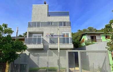 Imagem: A casa em condomínio possui 3 Dormitórios, 3 Banheiros, 3