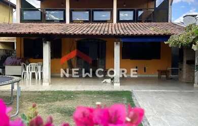 Imagem: A casa possui 4 Dormitórios, 1 Banheiro, 3 Vagas na garagem