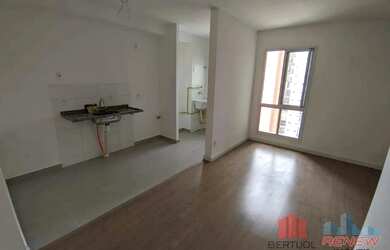 Imagem: O apartamento possui 3 Dormitórios, 1 Banheiro, 1 Vaga na garagem