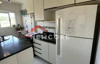 Imagem: O apartamento possui 2 Dormitórios, 1 Banheiro, 1 Vaga na garagem