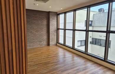 Imagem: O depósito possui 1 Vaga na garagem, 70m² de Área e está