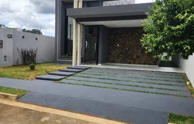 Imagem: A casa em condomínio possui 3 Dormitórios, 2 Banheiros, 2