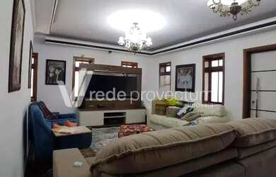 Imagem: A casa possui 4 Dormitórios, 5 Banheiros, 5 Vagas na garagem