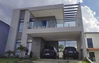 Imagem: A casa em condomínio possui 3 Dormitórios, 2 Banheiros, 4