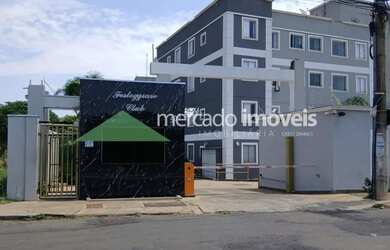 Imagem: O apartamento possui 2 Dormitórios, 1 Banheiro, 2 Vagas na