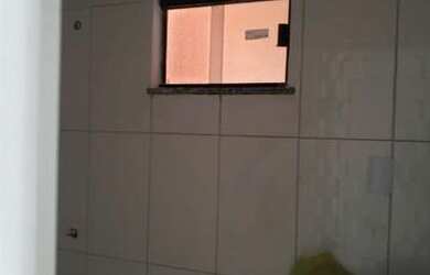 Imagem: A casa possui 2 Dormitórios, 2 Banheiros, 1 Vaga na garagem