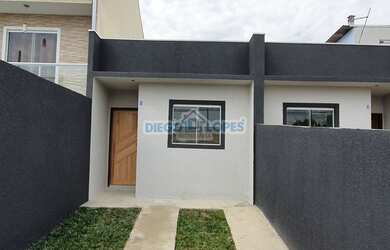 Imagem: A casa possui 2 Dormitórios, 1 Banheiro, 1 Vaga na garagem