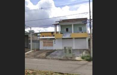 Imagem: A casa possui 3 Dormitórios, 2 Banheiros, 3 Vagas na garagem