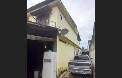 Imagem 2: Vendo 2 Casas. Varanda, 250m² de Área, 3 Vagas na garageme3 Dormitórios