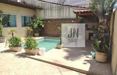 Imagem: A casa em condomínio possui 5 Dormitórios, 3 Banheiros, 3