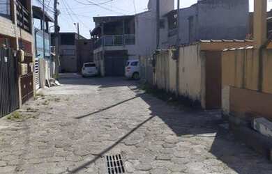 Imagem: A casa possui 2 Dormitórios, 2 Banheiros, 1 Vaga na garagem