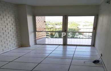 Imagem: O apartamento possui 1 Dormitório, 1 Banheiro, 1 Vaga na garagem