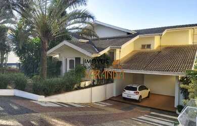 Imagem: A casa em condomínio possui 4 Dormitórios, 5 Banheiros, 5