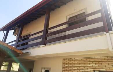 Imagem: A casa em condomínio possui 4 Dormitórios, 3 Banheiros, 4