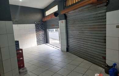 Imagem: O depósito possui 30m² de Área e está localizado em Vila