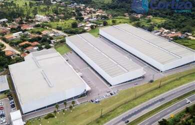 Imagem: O depósito possui 5 Vagas na garagem, 11.375m² de Área e