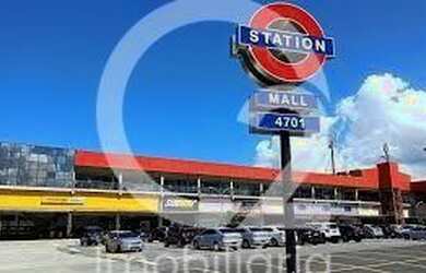 Imagem: O depósito possui 3 Vagas na garagem, 220m² de Área e está