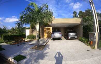 Imagem: A casa em condomínio possui 3 Dormitórios, 5 Banheiros, 4