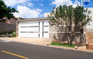 Imagem: A casa possui 3 Dormitórios, 2 Banheiros e 83m² de Área e