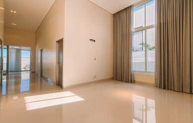 Imagem: A casa em condomínio possui 3 Dormitórios, 4 Banheiros, 2