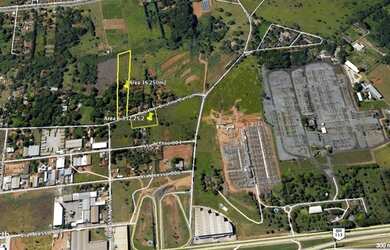 Imagem 4: Lote/Terreno para venda possui 1650 metros quadrados