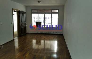 Imagem: A casa possui 3 Dormitórios, 3 Banheiros, 2 Vagas na garagem