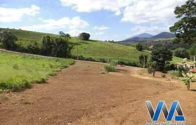 Imagem: O terreno possui 2.000m² de Área e está localizado em Água