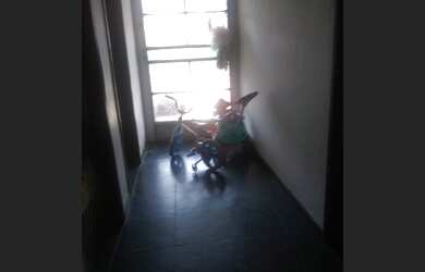 Imagem: A casa possui 3 Dormitórios e 1 Banheiro e está localizado