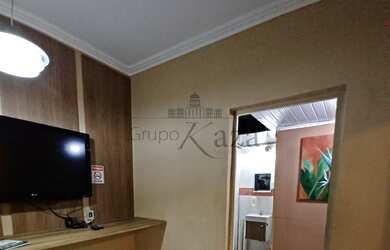 Imagem: O depósito possui 2 Vagas na garagem e 230m² de Área e está