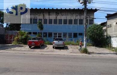 Imagem: O depósito possui 5 Vagas na garagem, 950m² de Área e está