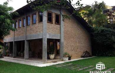 Imagem: A casa em condomínio possui 3 Dormitórios, 1 Banheiro, 5 Vagas